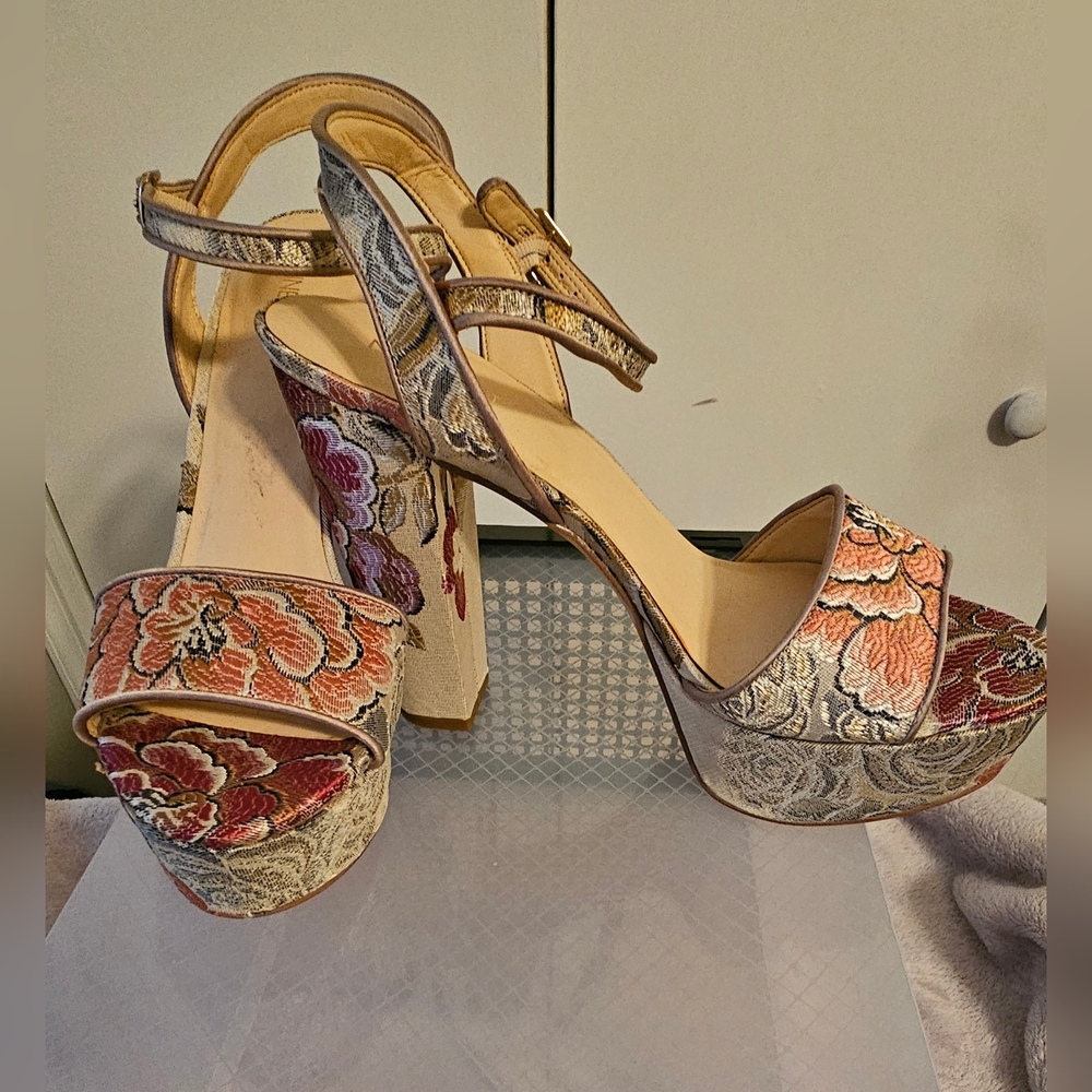 New Nine West Platform Sandal